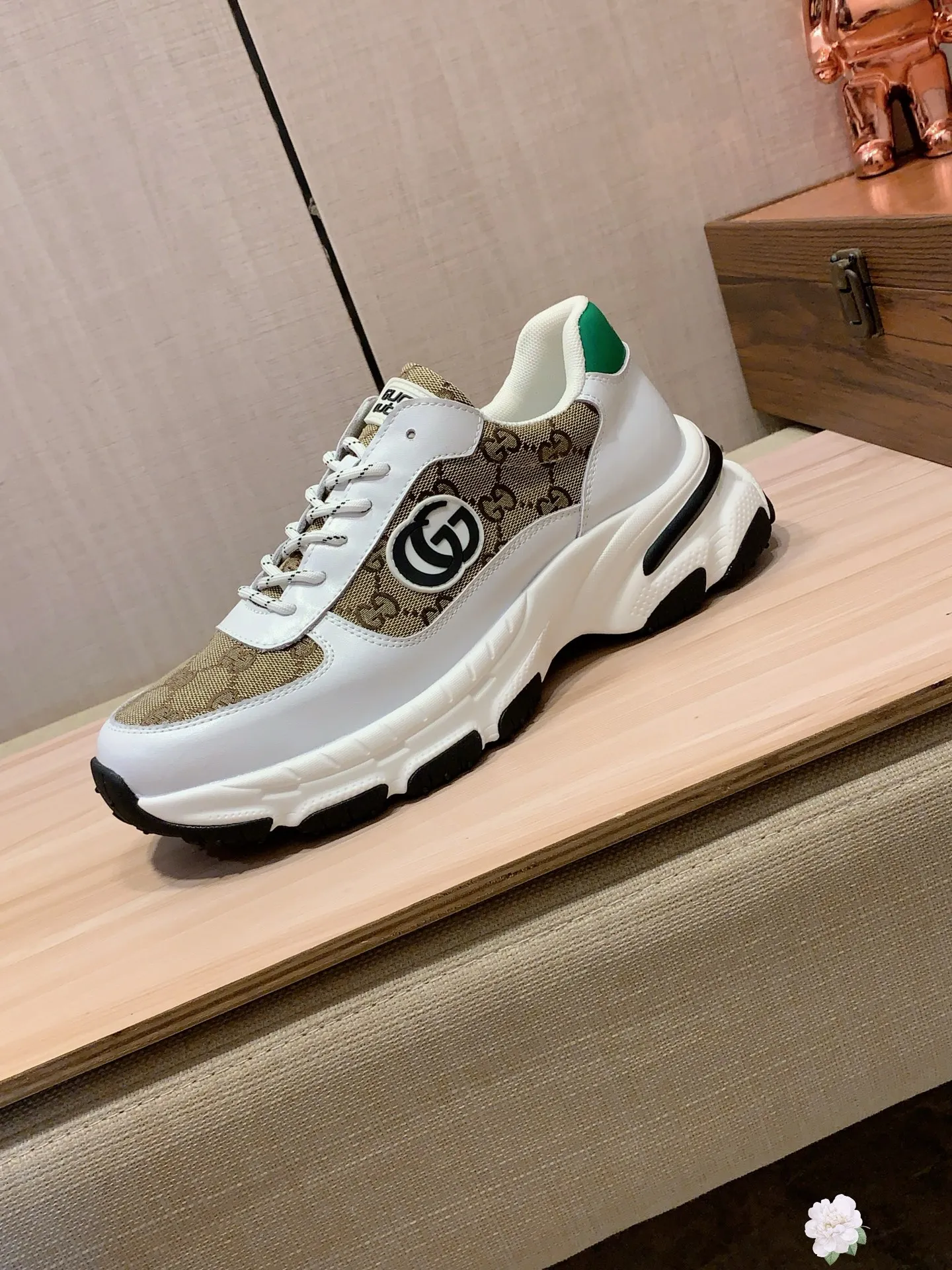 Men's men's shoes💰460💰💰🎩🎩[Lightning][Lightning] "Gucci*" The latest • popular casual shoes, top brand [seduce] luxury ~ purchasing agency, top ~ quality. [Strong] The upper is made of imported breathable cowhide with material ➕ breathable sheepskin feet (•) and fine workmanship. The original stylish and stylish soft rubber wear-resistant and non-slip outsole is light and comfortable on the feet. The real thing looks better when photographed in person. Code 111: Code: 38-44, 3️⃣ colors selected